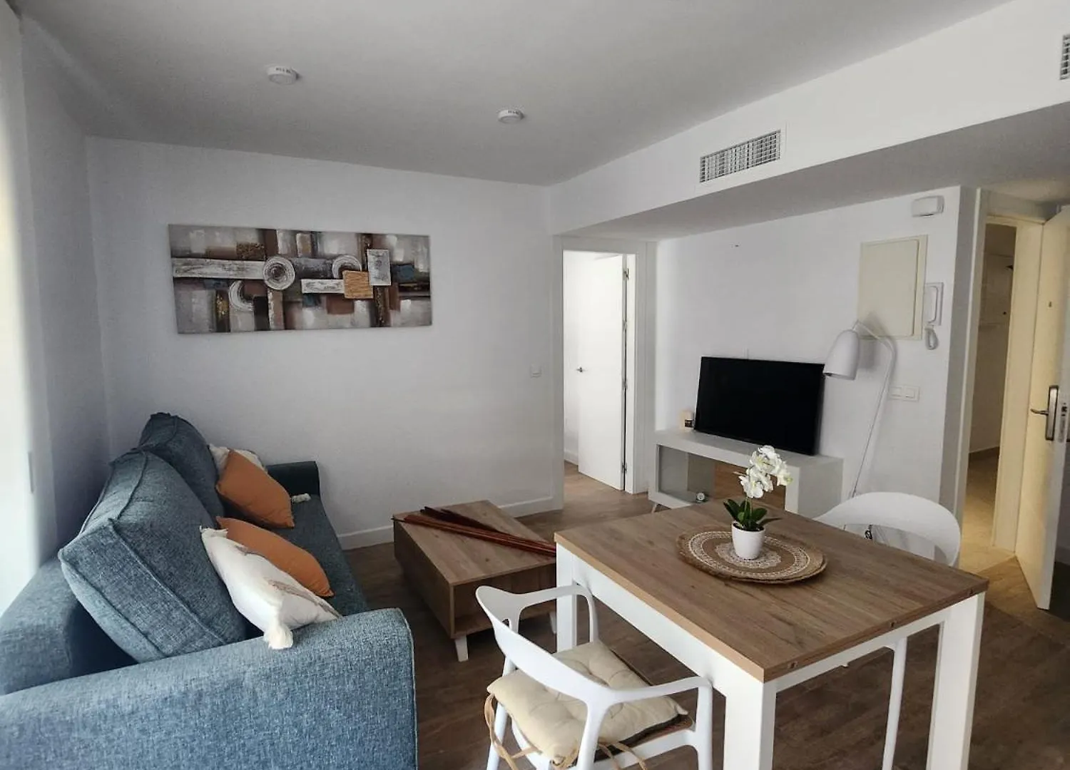 Novamar Apartamentos 푸엔히롤라