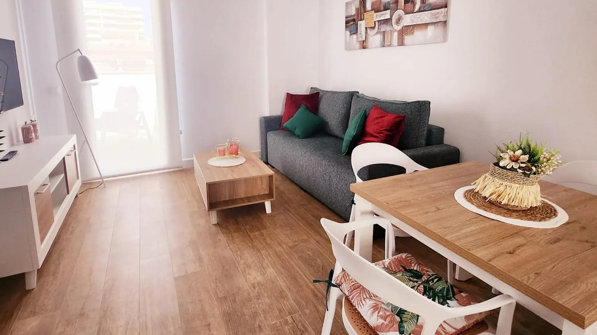 Novamar Apartamentos 푸엔히롤라