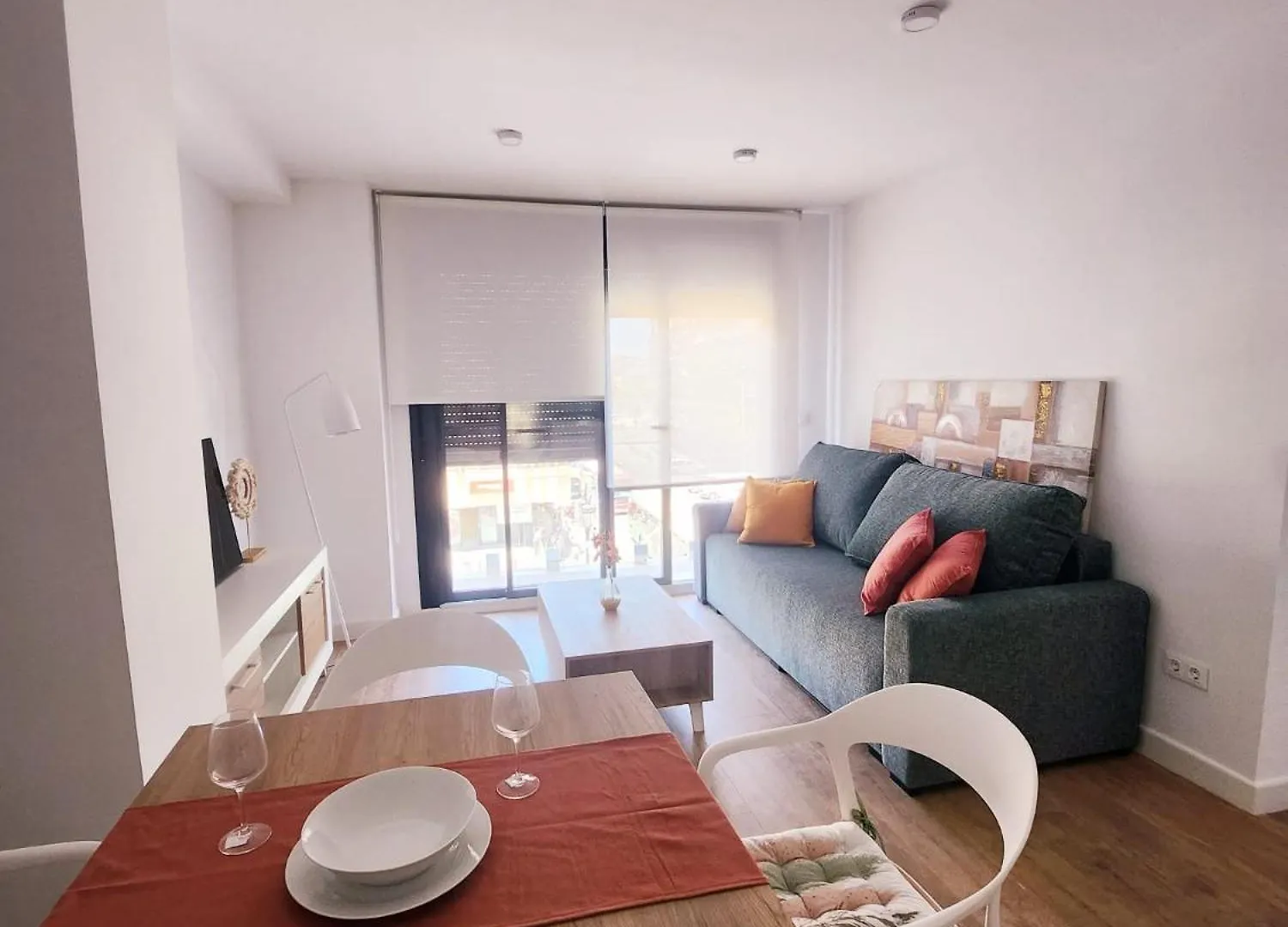Novamar Apartamentos, Independientes Con Terraza, Dos Dormitorios, Salon Y Cocina Independiente, Ubicados En Centro De Fuengirola Y A La Playa, Wifi De Alta Velocidad 0*,  Spain